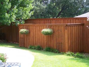 Matching-Short-Privacy-Screen-Board-On-Board-Fence_01