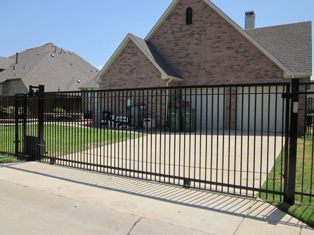 Iron Fence Inspiration Pictures | Texas Best Fence & Patio